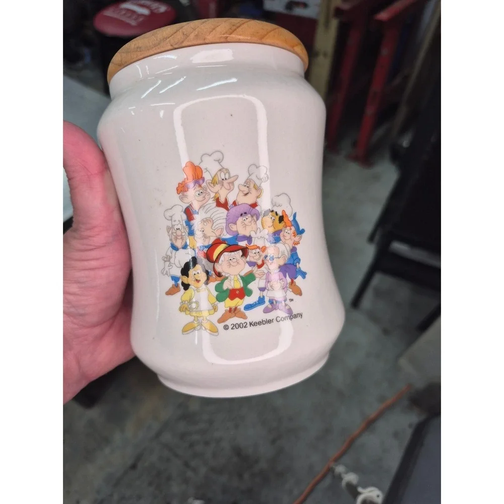 Keebler Elves Cookie Jar Ceramic Kitchen‎ Storage Container with Wood Lid